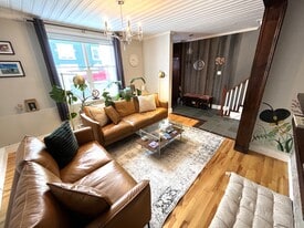 11 York St in St John's, NL - Building Photo