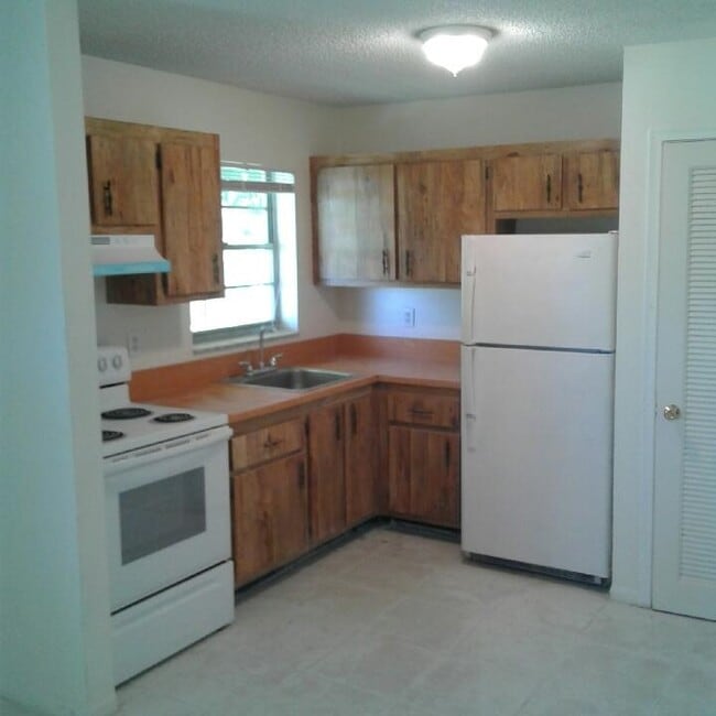 5180 NE 6th Ave in Oakland Park, FL - Building Photo - Building Photo