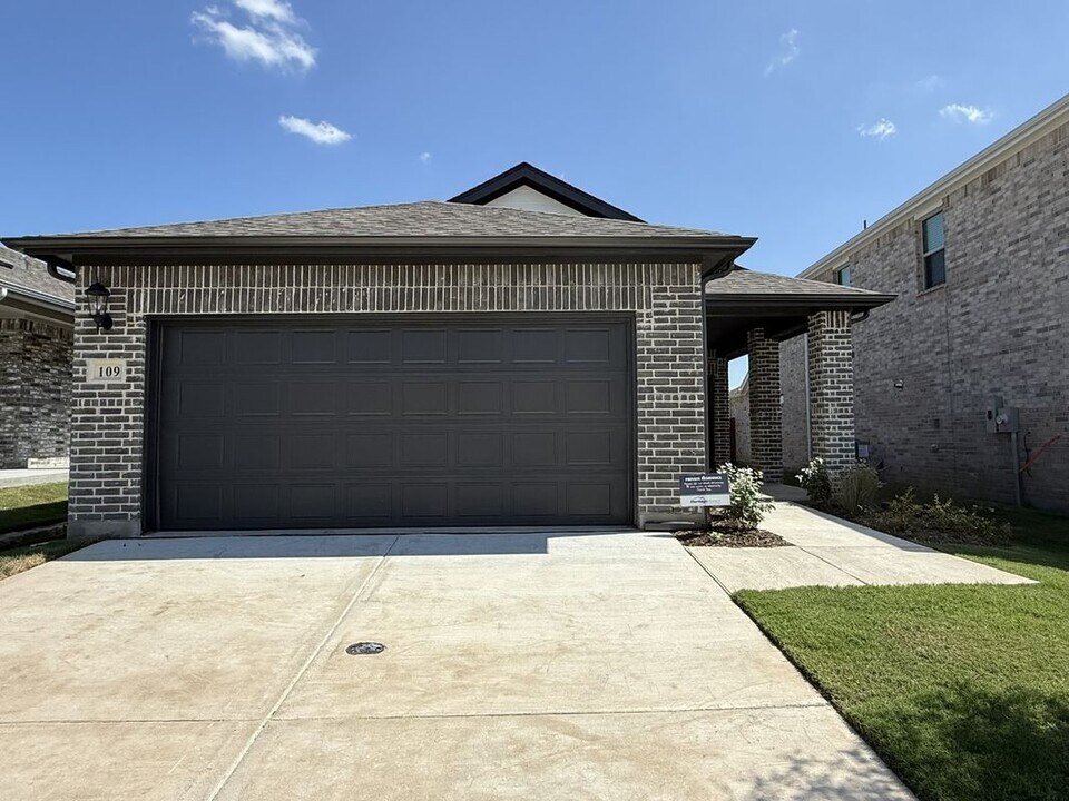 109 Greenbriar Dr in McKinney, TX - Building Photo