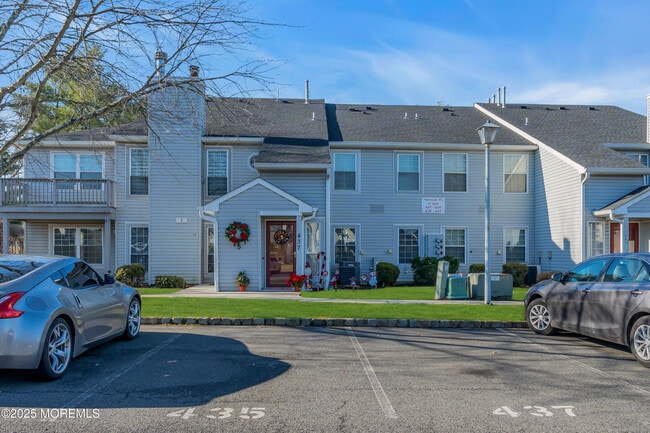 property at 435 Hancock Pl