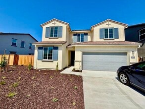 1570 Pinchot Dr in Manteca, CA - Building Photo - Building Photo