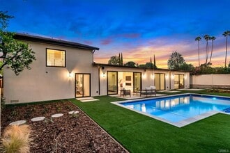 4801 Abbeyville Ave in Los Angeles, CA - Foto de edificio - Building Photo