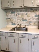 103 Reynolds St in Killingly, CT - Building Photo - Building Photo