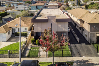 11637 Eucalyptus Ave in Hawthorne, CA - Building Photo - Building Photo