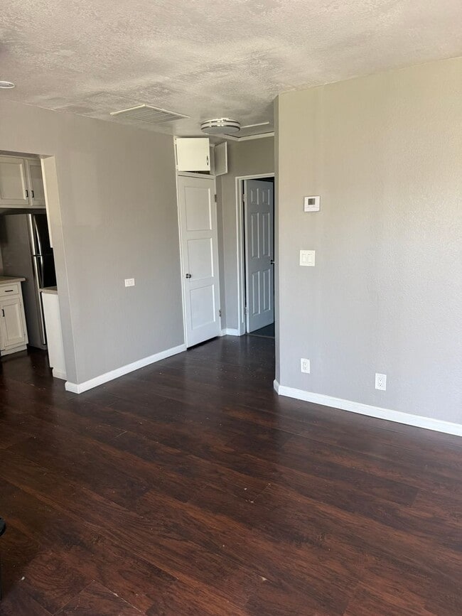 1133 Iowa Ave in Los Banos, CA - Building Photo - Building Photo