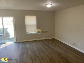 8339 Woods Ave in Jacksonville, FL - Building Photo - Building Photo