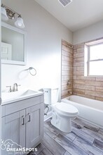 7242 S Wentworth Ave in Chicago, IL - Building Photo - Interior Photo