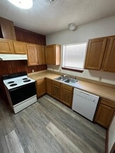 324 Michael Cir in Mary Esther, FL - Foto de edificio - Building Photo