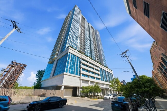 property at 1629 S Prairie Ave