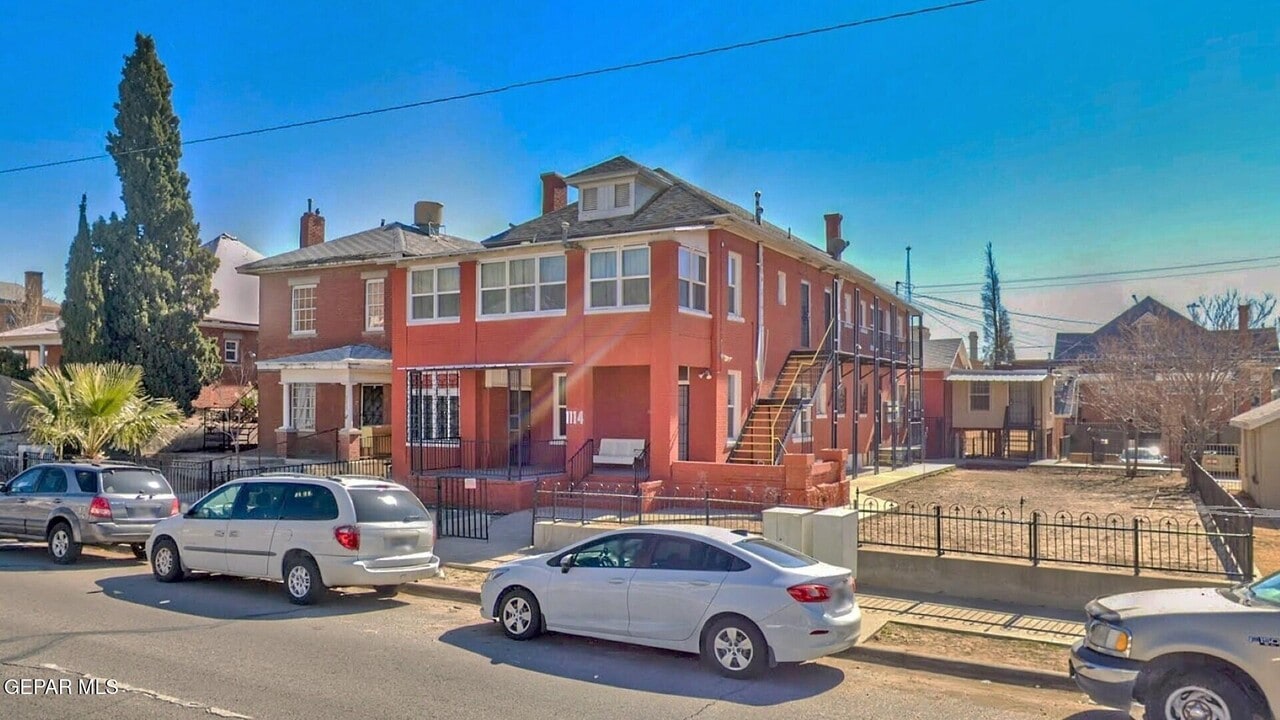 1114 E Rio Grande Ave in El Paso, TX - Building Photo