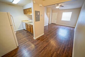 2365 Parrot Ln in Tallahassee, FL - Building Photo - Building Photo