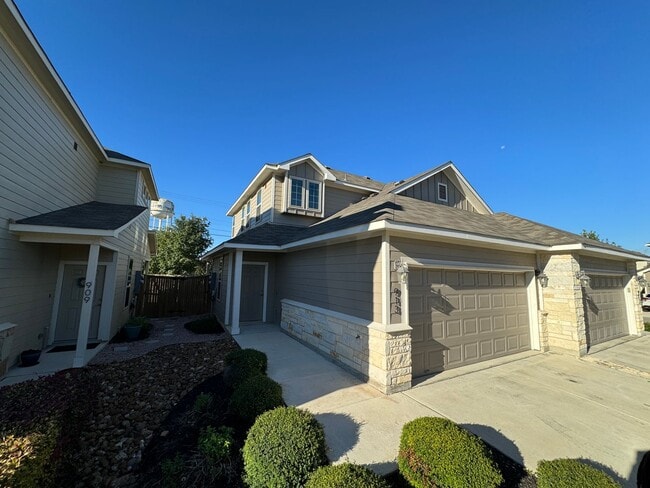 property at 913 Crystal Brook Cv