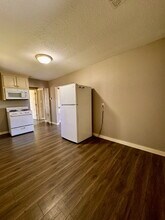 803 E Greenfield St in Rogers, AR - Foto de edificio - Building Photo