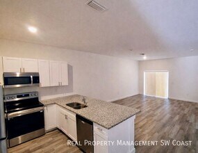 2224 Kenneth Ave S in Lehigh Acres, FL - Building Photo - Building Photo