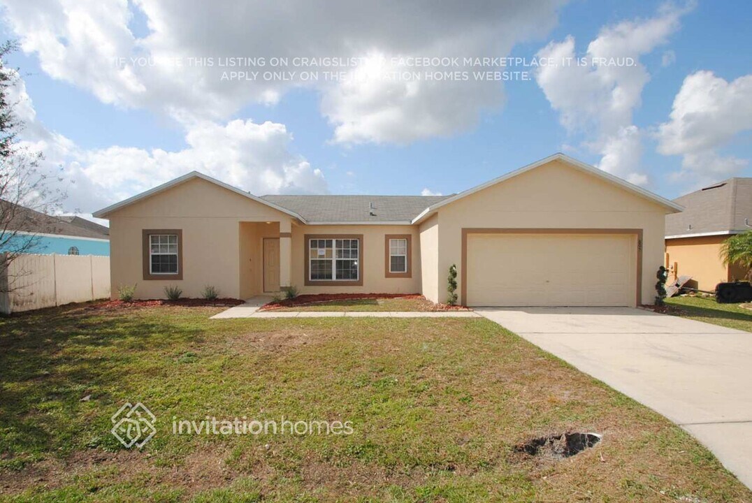 805 Hastin Pl in Kissimmee, FL - Building Photo