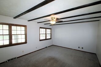 8707 Seward St in Omaha, NE - Building Photo - Building Photo
