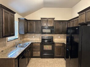9017 SW 46th St in Oklahoma City, OK - Building Photo - Building Photo
