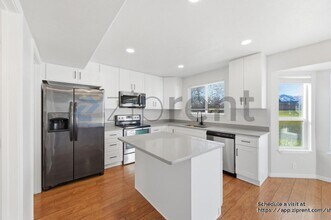 7052 Devonna Rd in West Jordan, UT - Building Photo - Building Photo