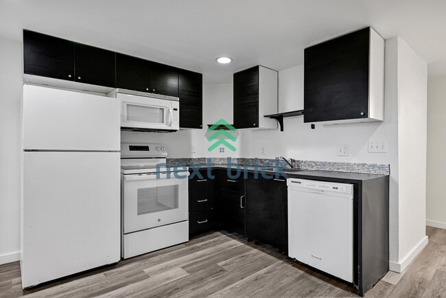 10616 Des Moines Memorial Dr in Burien, WA - Building Photo - Building Photo