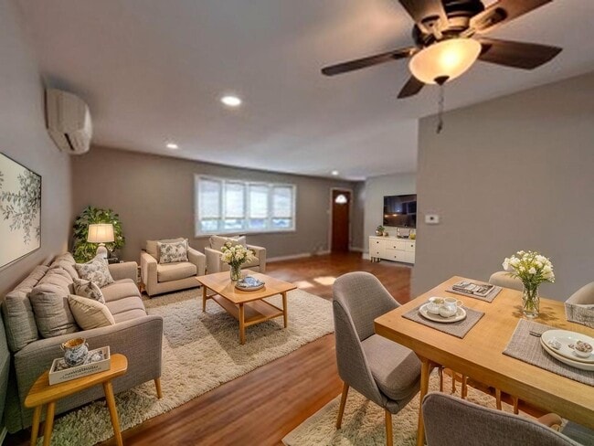 326 W Adams St in Villa Park, IL - Building Photo - Building Photo