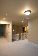 15550 SW Cynthia Ln in Beaverton, OR - Building Photo - Building Photo