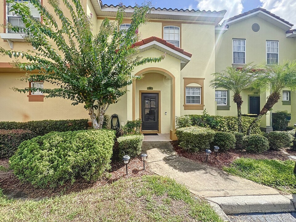346 Monroe Cir in Davenport, FL - Building Photo