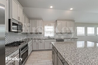 10327 Armstrong Dr in Rosharon, TX - Foto de edificio - Building Photo