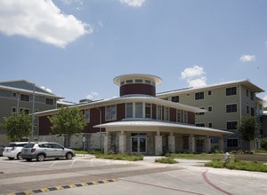 M Station in Austin, TX - Foto de edificio - Building Photo
