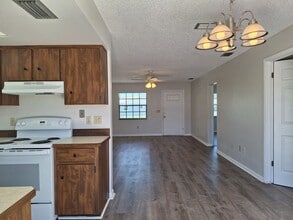 18 Blue Heron Dr in Edgewater, FL - Building Photo - Building Photo
