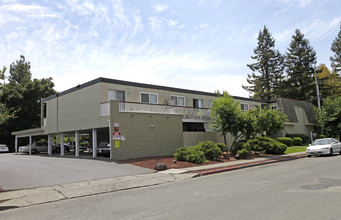 Fountain Creek Apartments in Santa Rosa, CA - Building Photo - Building Photo