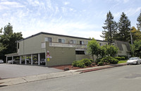 Fountain Creek Apartments in Santa Rosa, CA - Foto de edificio - Building Photo