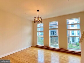 924 King Farm Blvd in Rockville, MD - Building Photo - Building Photo