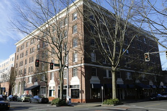 Olympian Apartments in Olympia, WA - Building Photo - Building Photo