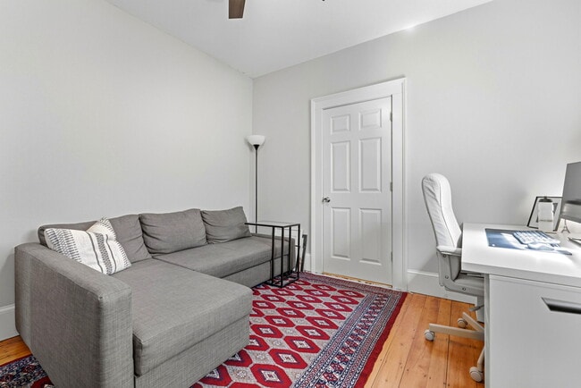 722 E 2nd St, Unit 2 in Boston, MA - Building Photo - Building Photo