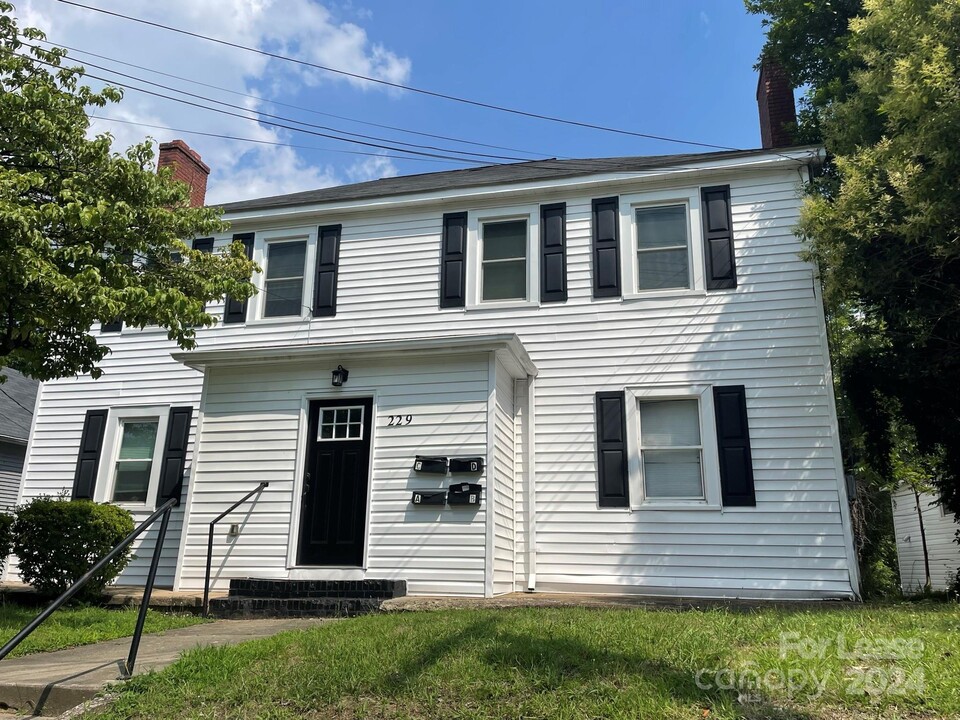 229 Academy Ave NW in Concord, NC - Building Photo