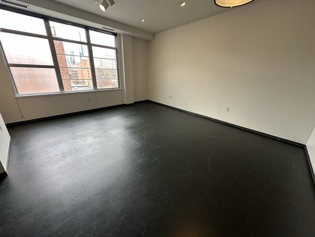 147 E Berkeley St, Unit 2