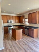 142 Saye Pl in Mooresville, NC - Foto de edificio - Building Photo