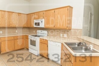 208 Dale Earnhardt Dr in Harker Heights, TX - Building Photo - Building Photo