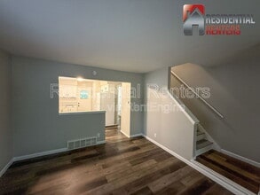 5826 N 117th St in Milwaukee, WI - Foto de edificio - Building Photo
