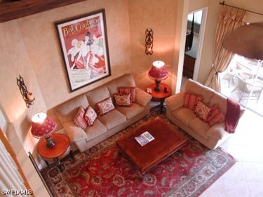 2312 Island Cove Cir in Naples, FL - Foto de edificio