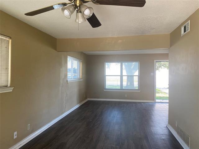 1710 N Travis St in Sherman, TX - Building Photo - Building Photo