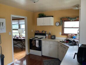 616 W 18th St in Cedar Falls, IA - Building Photo - Building Photo