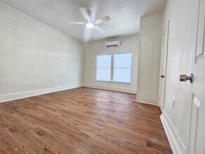 7501 Hillsboro St in Houston, TX - Building Photo - Building Photo