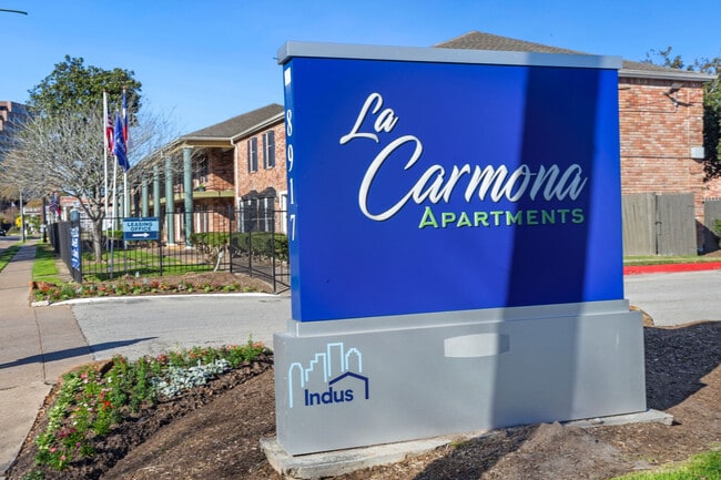 La Carmona in Houston, TX - Building Photo - Building Photo