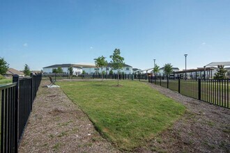 496 Fieldwood Dr in Mustang Ridge, TX - Building Photo - Building Photo