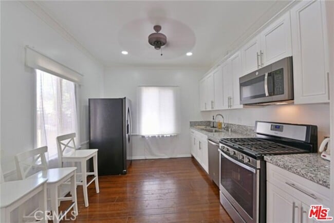 9374 W Olympic Blvd in Beverly Hills, CA - Building Photo - Building Photo