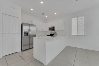 725 SE 14th Ct in Homestead, FL - Building Photo - Building Photo