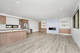 5923 Laurel Canyon Blvd in Los Angeles, CA - Foto de edificio - Building Photo