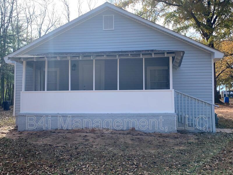 718 E Central Ave in Griffin, GA - Building Photo