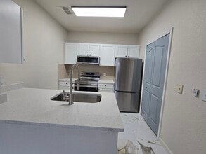6137 Metrowest Blvd, Unit 6137 Metrowest Blvd. #308 in Orlando, FL - Building Photo - Building Photo